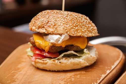 10 Best Burgers in Tennessee!