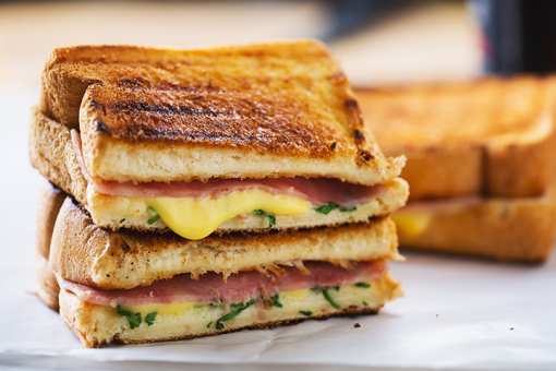 7 Best Delis in Tennessee!